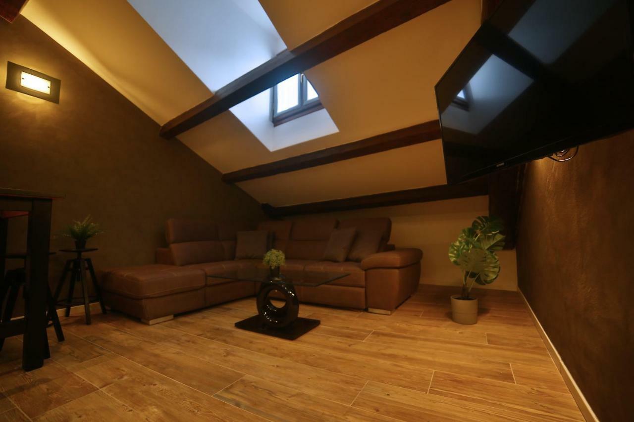Moscova Attic Near Duomo Apartment Milan Exterior photo