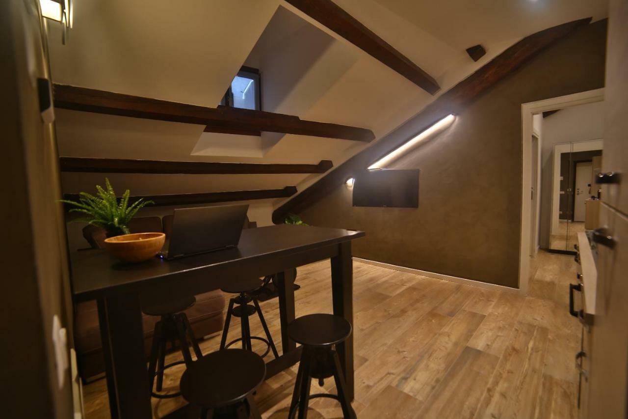 Moscova Attic Near Duomo Apartment Milan Exterior photo